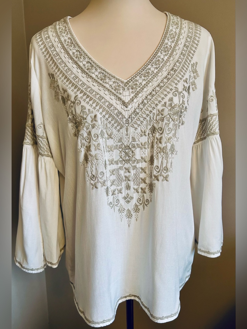 Chelsea & Theodore Embroidered Tunic